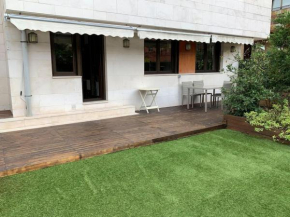 Apto con patio Parking Gratuito Anselmo Solar